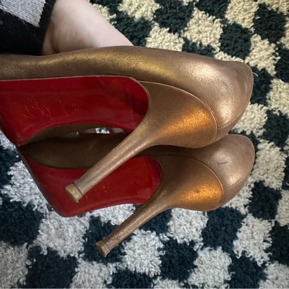 Christian Louboutin metallic peep toe heel 39 - Picture 4 of 8